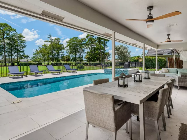 Продажа дома по адресу 10891 Boca Woods Lane - фото 8917397