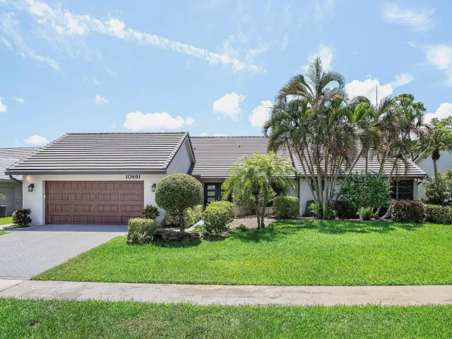 Продажа дома по адресу 10891 Boca Woods Lane - фото 8917399