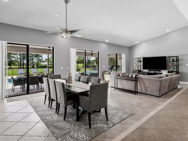 Продажа дома по адресу 10891 Boca Woods Lane - фото 8917401