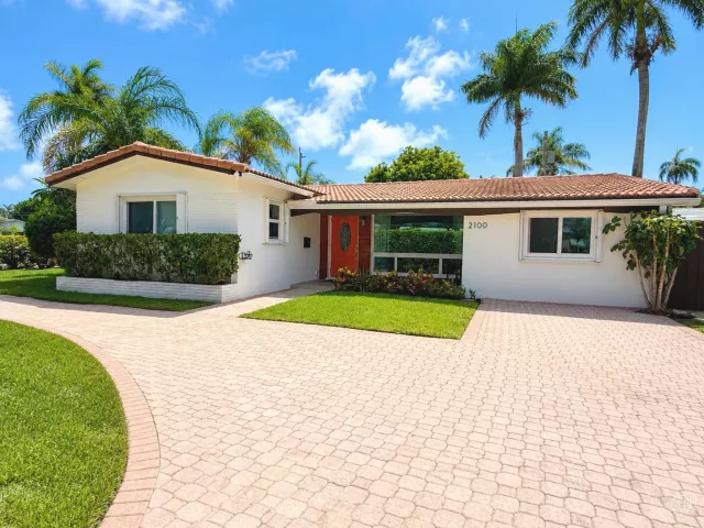 Продажа дома по адресу 2100 N 14th Terrace - фото 9279282
