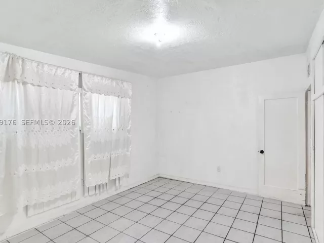 Продажа дома по адресу 2145 NW 124th St - фото 8925096