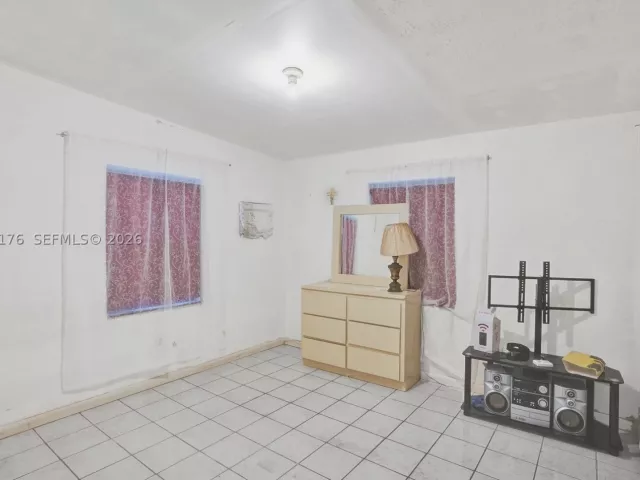 Продажа дома по адресу 2145 NW 124th St - фото 8925099