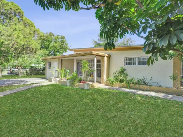 Продажа дома по адресу 2145 NW 124th St - фото 8925084