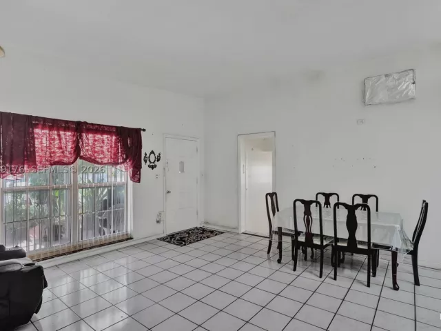 Продажа дома по адресу 2145 NW 124th St - фото 8925088