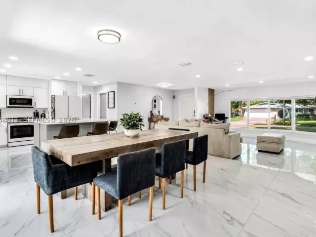 Продажа дома по адресу 2130 NW 106th Ave - фото 8947320