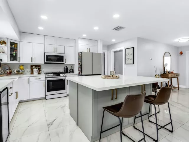 Продажа дома по адресу 2130 NW 106th Ave - фото 8947313
