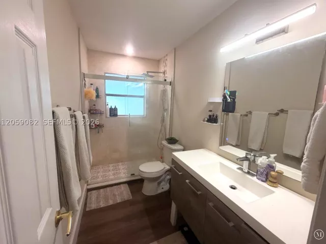 Продажа дома по адресу 1760 SW 12th St - фото 8924506