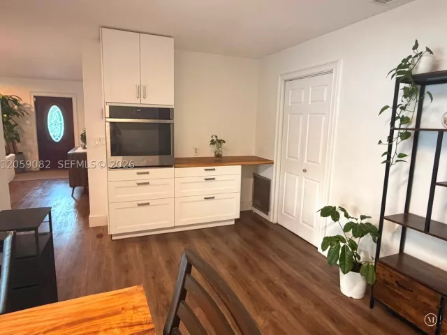 Продажа дома по адресу 1760 SW 12th St - фото 8924508