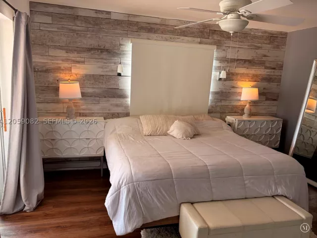 Продажа дома по адресу 1760 SW 12th St - фото 8924510