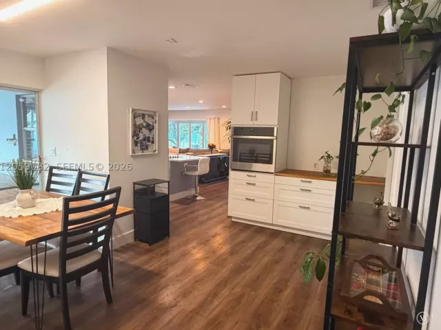 Продажа дома по адресу 1760 SW 12th St - фото 8924503