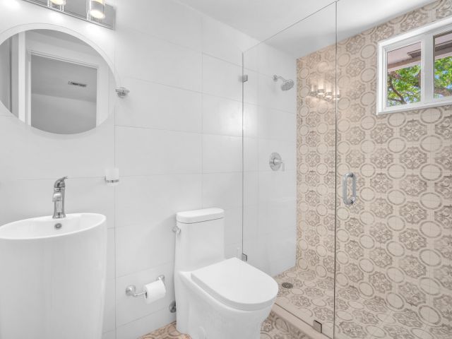 Продажа дома по адресу 3161 N 36TH Street - фото 9291721