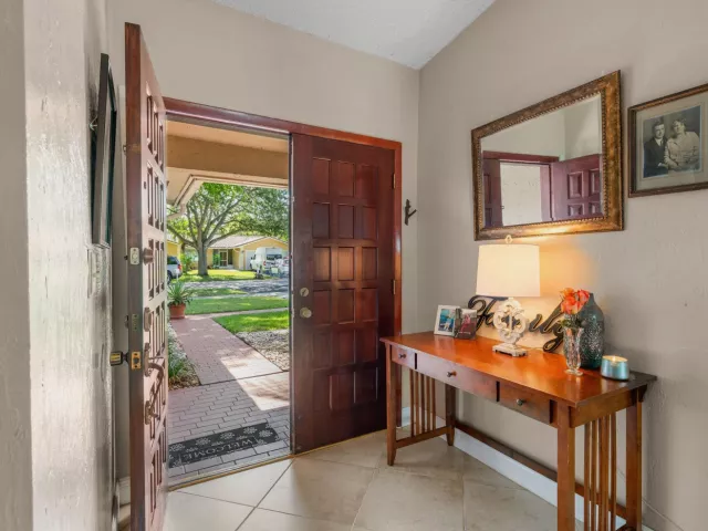 Продажа дома по адресу 5569 SW 112TH Terrace - фото 9268030