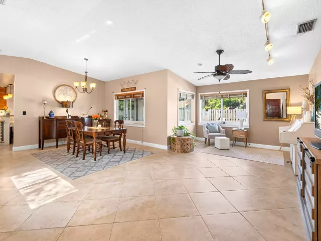 Продажа дома по адресу 5569 SW 112TH Terrace - фото 9268032