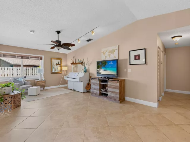Продажа дома по адресу 5569 SW 112TH Terrace - фото 9268033