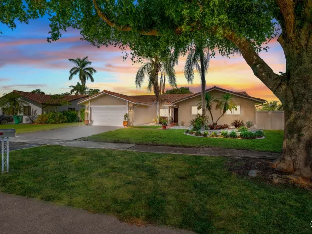 Продажа дома по адресу 5569 SW 112TH Terrace - фото 9268018