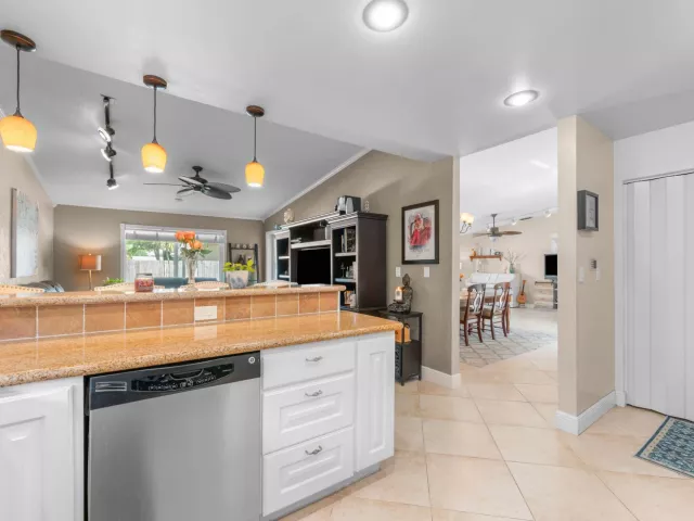 Продажа дома по адресу 5569 SW 112TH Terrace - фото 9268047