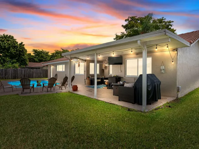 Продажа дома по адресу 5569 SW 112TH Terrace - фото 9268077