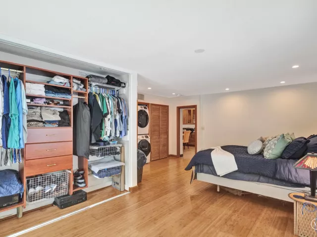 Продажа дома по адресу 908 NE 16th Place - фото 8921276
