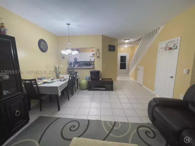 Продажа дома по адресу 904 NW 100th Ave - фото 9356399