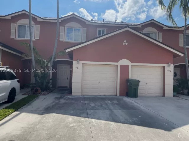 Продажа дома по адресу 904 NW 100th Ave - фото 9356382