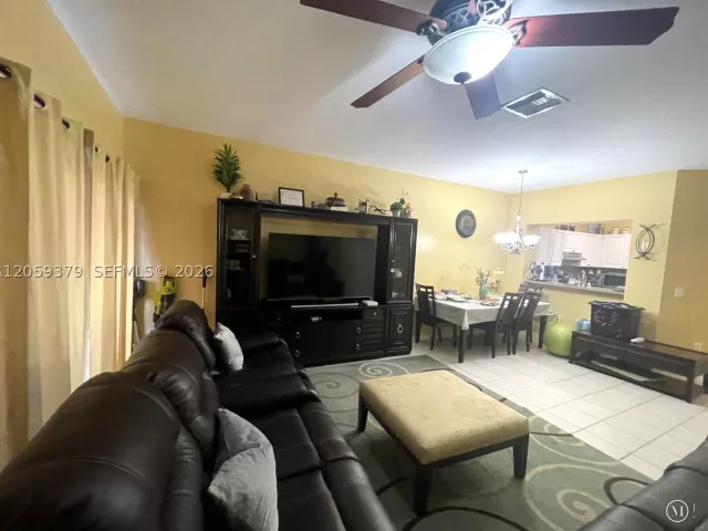 Продажа дома по адресу 904 NW 100th Ave - фото 9356402