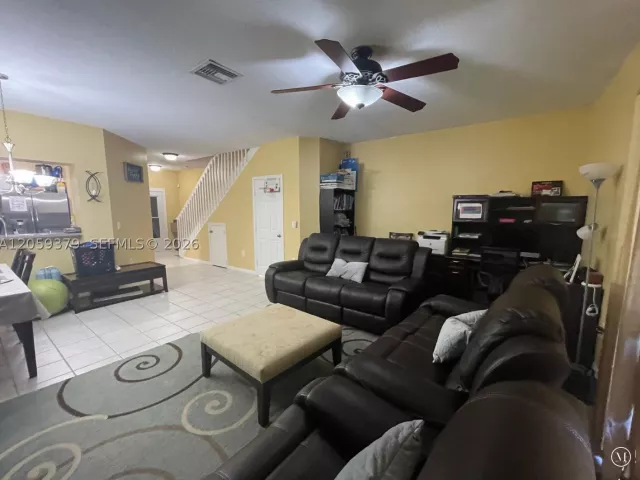 Продажа дома по адресу 904 NW 100th Ave - фото 9356403