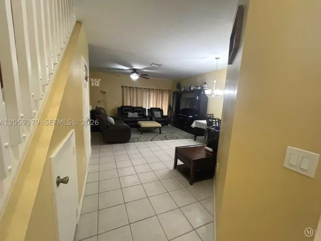 Продажа дома по адресу 904 NW 100th Ave - фото 9356406