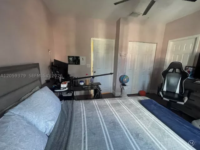 Продажа дома по адресу 904 NW 100th Ave - фото 9356409