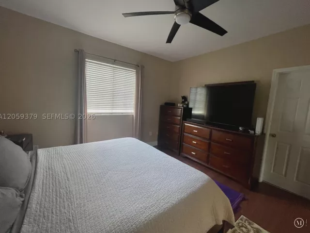 Продажа дома по адресу 904 NW 100th Ave - фото 9356417