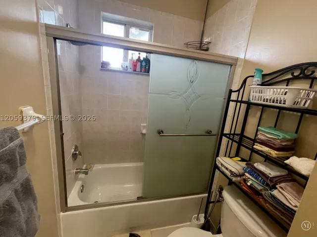 Продажа дома по адресу 904 NW 100th Ave - фото 9356423