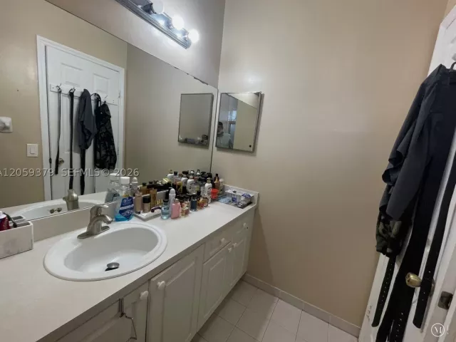 Продажа дома по адресу 904 NW 100th Ave - фото 9356426