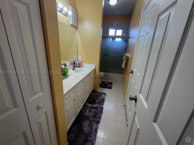 Продажа дома по адресу 904 NW 100th Ave - фото 9356429