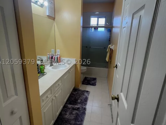 Продажа дома по адресу 904 NW 100th Ave - фото 9356430