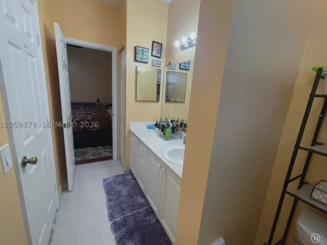 Продажа дома по адресу 904 NW 100th Ave - фото 9356433