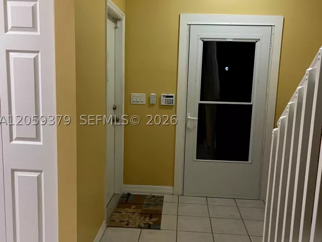 Продажа дома по адресу 904 NW 100th Ave - фото 9356446