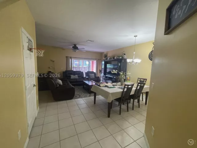 Продажа дома по адресу 904 NW 100th Ave - фото 9356453