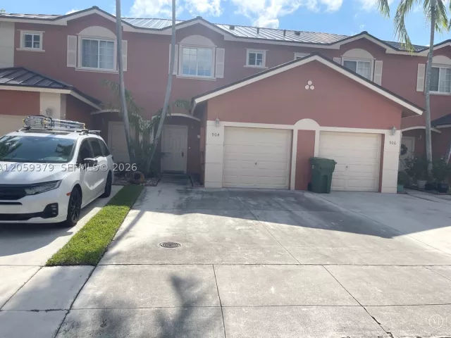Продажа дома по адресу 904 NW 100th Ave - фото 9356389