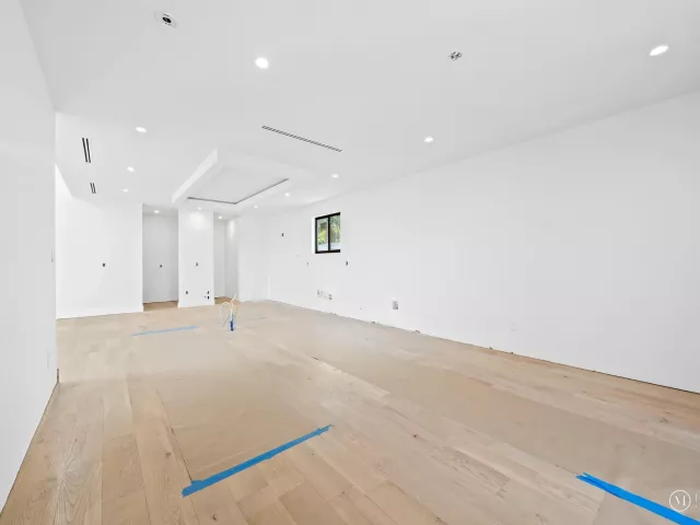 Продажа дома по адресу 1628 NE 17th Avenue - фото 8922039