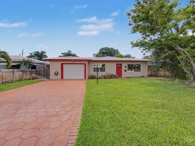 Продажа дома по адресу 4650 NE 2ND Terrace - фото 8916418