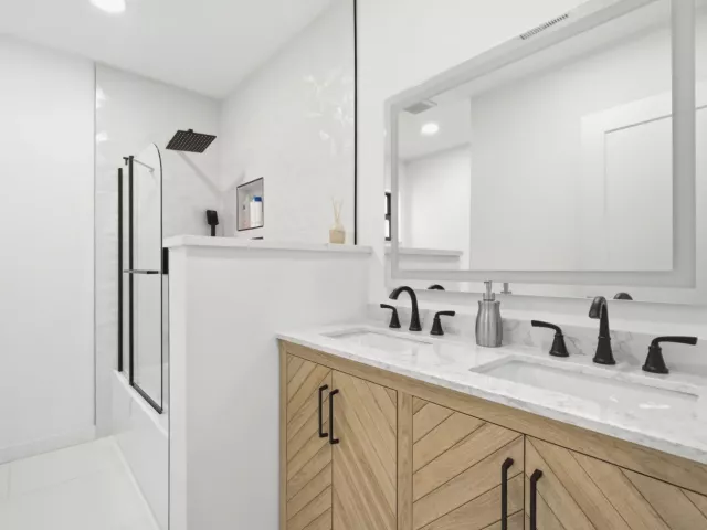 Продажа дома по адресу 1333 SE 8TH Street - фото 9180920