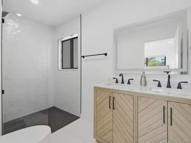 Продажа дома по адресу 1333 SE 8TH Street - фото 9180929