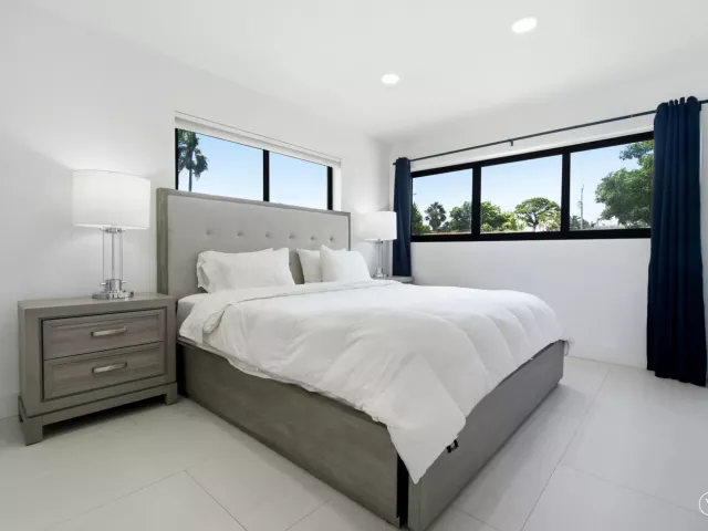 Продажа дома по адресу 1333 SE 8TH Street - фото 9180938