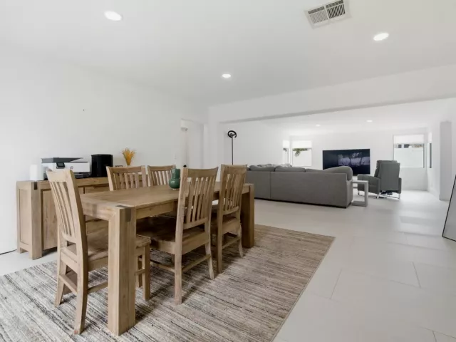 Продажа дома по адресу 1333 SE 8TH Street - фото 9180940