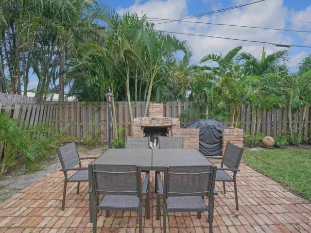 Продажа дома по адресу 1333 SE 8TH Street - фото 9180943