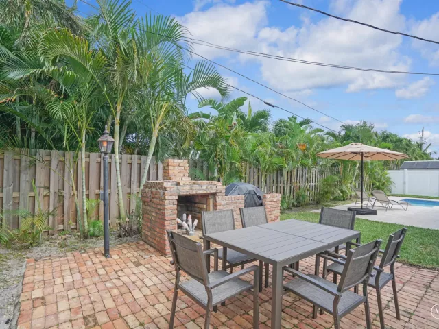 Продажа дома по адресу 1333 SE 8TH Street - фото 9180944