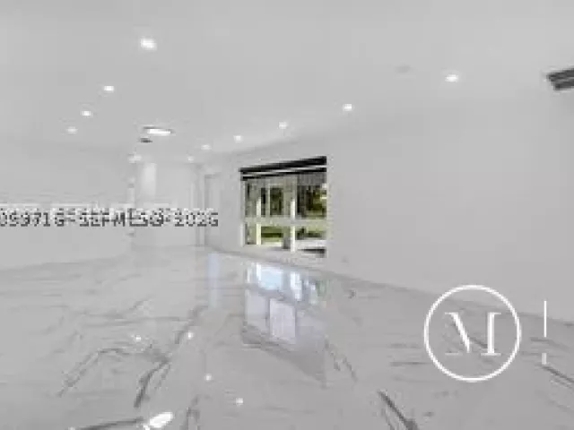 Продажа дома по адресу 2185 Imperial Point Dr - фото 8917284