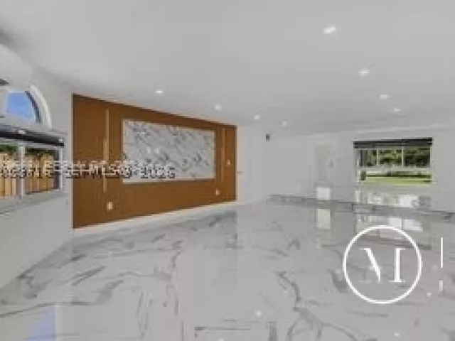 Продажа дома по адресу 2185 Imperial Point Dr - фото 8917293
