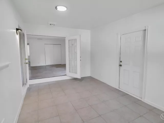 Продажа дома по адресу 2233 NW 3rd Avenue - фото 9359426