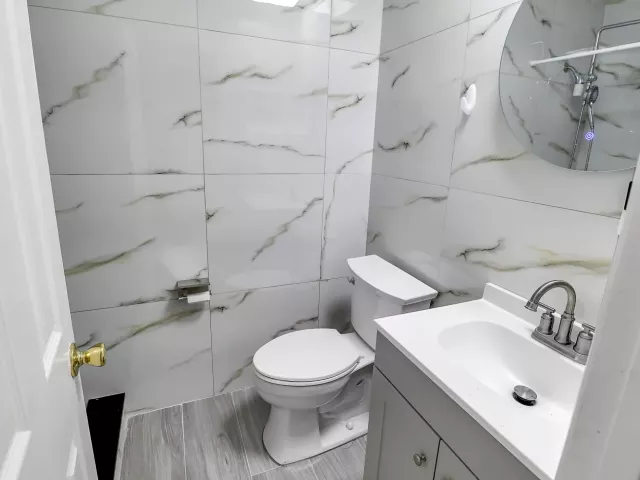 Продажа дома по адресу 2233 NW 3rd Avenue - фото 9359430