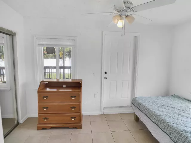 Продажа дома по адресу 2233 NW 3rd Avenue - фото 9359435